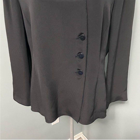 ๐ฎ๐น Vintage Armani Collezioni Black Silk Asymmetrical Button Blazer Size Large - Picture 3 of 11